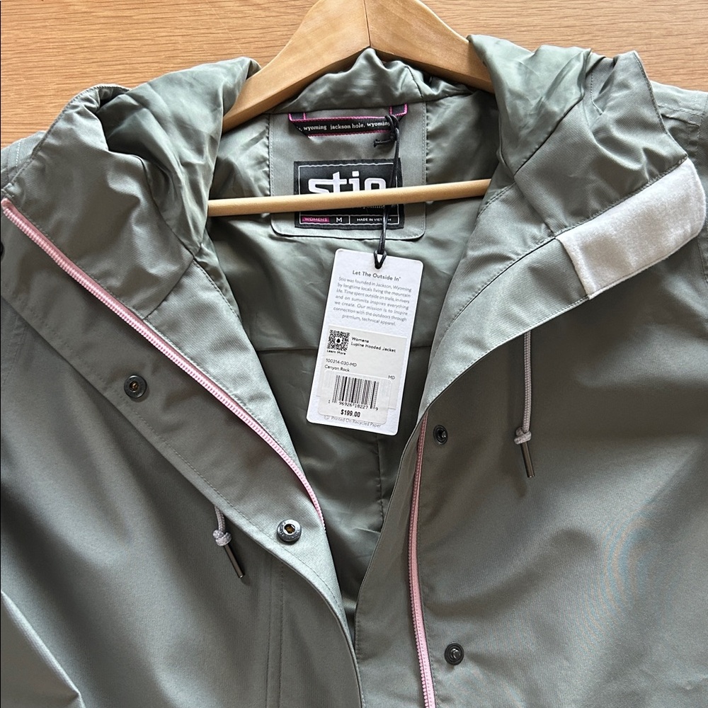 NWT Stio Womens Lupine Hooded Jacket. COLOR - Canyon Rock. Size Medium.